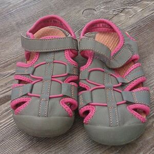 Rugged Outback sandals  Sz 10 EUC worn once